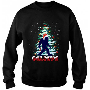 Bigfoot Believe Christmas Sasquatch Merry Squatchmas Ugly Christmas  T T-Shirt