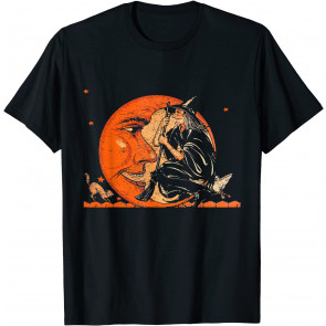 Great Vintage Witch And Moon Halloween Design T-Shirt