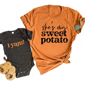Mom And Baby Thanksgiving  T-Shirt