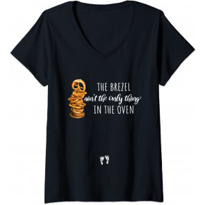 Pregnant Mom Oktoberfest Brezel Pretzel Pregnancy Reveal T-Shirt